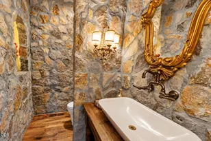 23021 Brushline Ct, Bend, OR 97701 - Photo 32