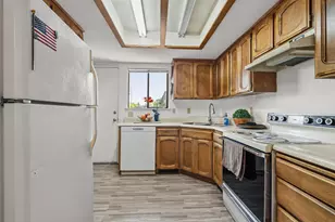 47 SW Eastern Ave, Grants Pass, OR 97526 - Photo 8