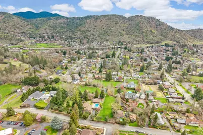 1345 NE 9th Street, Grants Pass, OR 97526 - Photo 80