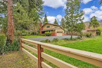 1345 NE 9th Street, Grants Pass, OR 97526 - Photo 4