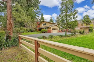 1345 NE 9th St, Grants Pass, OR 97526 - Photo 4