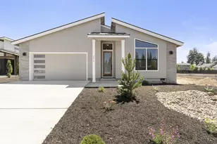 271 E Diamond Peak Ave, Sisters, OR 97759 - Photo 4