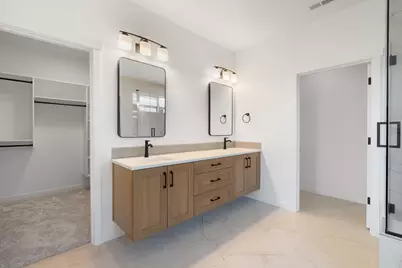 271 E Diamond Peak Avenue, Sisters, OR 97759 - Photo 16