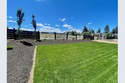 271 E Diamond Peak Avenue, Sisters, OR 97759 - Photo 26