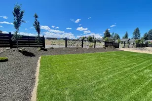 271 E Diamond Peak Ave, Sisters, OR 97759 - Photo 26