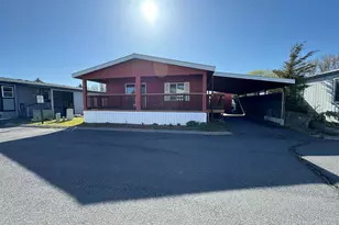 4200 Summers Ln, Klamath Falls, OR 97603 - Photo 2