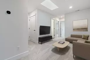 20716 SE Scout Pl, Bend, OR 97702 - Photo 6