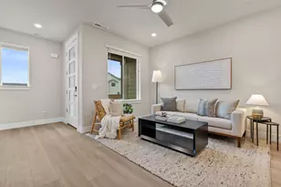 20718 SE Scout Pl, Bend, OR 97702 - Photo 4