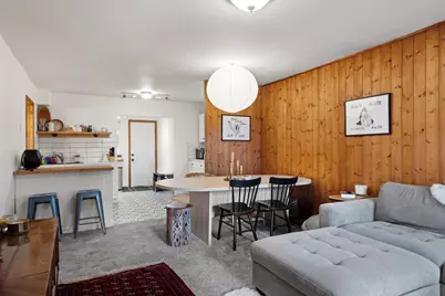 187 W Jefferson Avenue, Sisters, OR 97759 - Photo 2