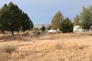 25484 Rim Dr, Chiloquin, OR 97624 - Photo 1