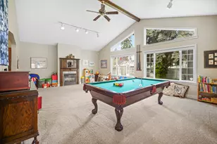 898 NW Riverside Blvd, Bend, OR 97703 - Photo 10