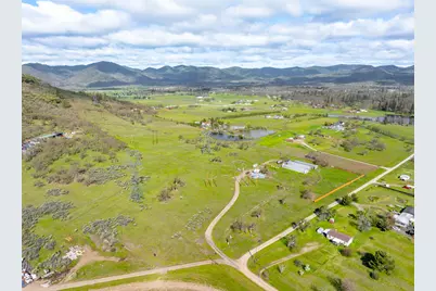 10695 Killdee Avenue, Central Point, OR 97502 - Photo 16
