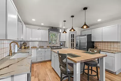 7537 Sterling Creek Road, Jacksonville, OR 97530 - Photo 8