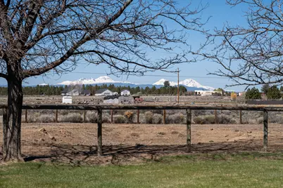 22540 Rickard Road, Bend, OR 97702 - Photo 4