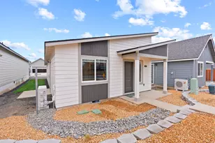 4058 SW Obsidian Pl, Redmond, OR 97756 - Photo 2