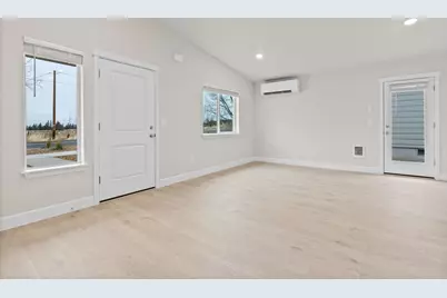 4058 SW Obsidian Place #190, Redmond, OR 97756 - Photo 4