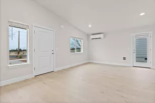 4058 SW Obsidian Pl, Redmond, OR 97756 - Photo 4