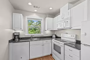 325 Jackson Creek Dr, Jacksonville, OR 97530 - Photo 42