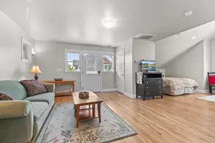 325 Jackson Creek Dr, Jacksonville, OR 97530 - Photo 44