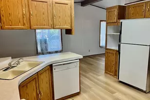 3500 Summers Ln, Klamath Falls, OR 97603 - Photo 8