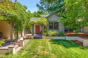 586 B St, Ashland, OR 97520 - Photo 68