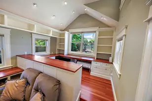 586 B St, Ashland, OR 97520 - Photo 64