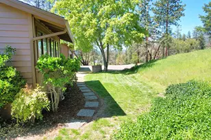 8264 Hwy 238, Jacksonville, OR 97530 - Photo 10