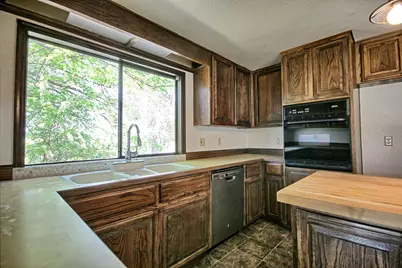 8264 Highway 238, Jacksonville, OR 97530 - Photo 30