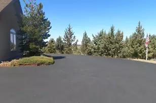 1115 SE Clark Dr, Madras, OR 97741 - Photo 4