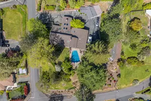 240 NE Scenic Dr, Grants Pass, OR 97526 - Photo 48