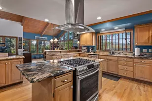 240 NE Scenic Dr, Grants Pass, OR 97526 - Photo 12