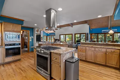 240 NE Scenic Drive, Grants Pass, OR 97526 - Photo 14