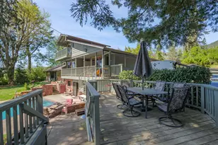 240 NE Scenic Dr, Grants Pass, OR 97526 - Photo 42