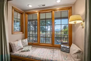 240 NE Scenic Dr, Grants Pass, OR 97526 - Photo 18