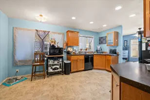 10 E South Stage Rd, Medford, OR 97501 - Photo 8