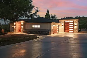 913 Granite Ridge Cir, Jacksonville, OR 97530 - Photo 48