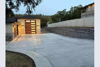 913 Granite Ridge Circle, Jacksonville, OR 97530 - Photo 6