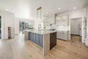 913 Granite Ridge Cir, Jacksonville, OR 97530 - Photo 12