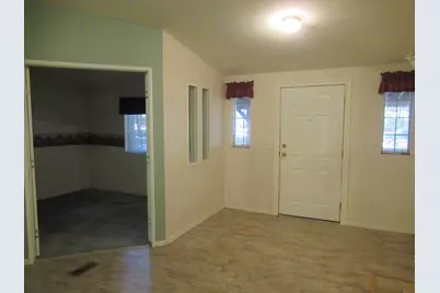 8909 Cedar Way, Klamath Falls, OR 97601 - Photo 6