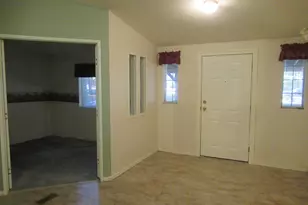 8909 Cedar Way, Klamath Falls, OR 97601 - Photo 6