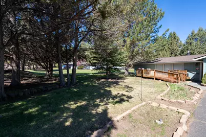 20580 Klahani Drive, Bend, OR 97702 - Photo 2