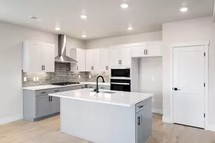 21532 SE Etna Pl, Bend, OR 97702 - Photo 8