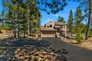 17748 Malheur Ln, Sunriver, OR 97707 - Photo 2
