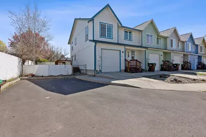 696 NW Pinkston Court, Prineville, OR 97754 - Photo 2