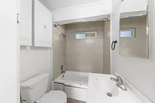 858 E 9th St, Medford, OR 97504 - Photo 12