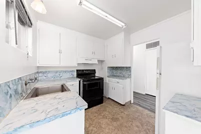 858 E 9th Street, Medford, OR 97504 - Photo 8