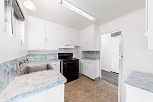 858 E 9th St, Medford, OR 97504 - Photo 8