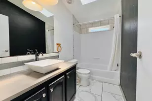 19950 Driftwood Ln, Bend, OR 97702 - Photo 6