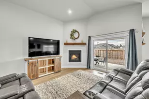 51751 Morning Pne Dr, La Pine, OR 97739 - Photo 8