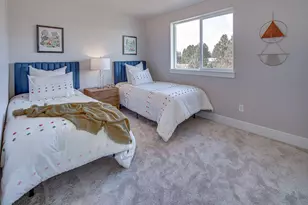 3911 NE Oakside Loop, Bend, OR 97701 - Photo 8